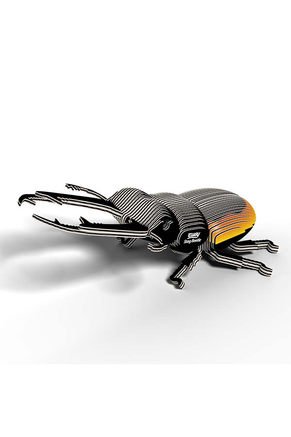 Imagen del modelo ensamblado Eugy Stag Beetle, mostrando su diseño tridimensional realista con detalles intrincados. Una pieza que combina diversión educativa y decoración única.