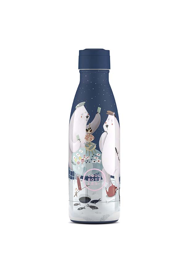 Versión de la botella térmica "Polar Bears" con tapa estándar. Su diseño resalta un elegante fondo azul marino con osos polares y detalles divertidos de la vida en el Ártico. Perfecta para conservar la temperatura de bebidas durante horas.