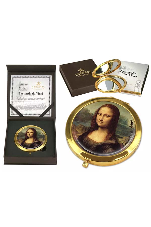 Refinado espejo de bolsillo decorado con la emblemática obra de Leonardo da Vinci, "La Mona Lisa". Este accesorio destaca por su marco dorado y presentación en una caja elegante que incluye detalles históricos del artista. Una pieza imprescindible para coleccionistas y amantes del arte renacentista.