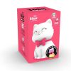 Esta lámpara de noche Dthink con forma de gato blanco y lazo rosa viene en una caja de diseño colorido. Su suave luz cambia de color, creando un ambiente cálido y relajante. Hecha de silicona segura, es ideal para la habitación de los niños, proporcionando una luz tenue y reconfortante para la hora de dormir.