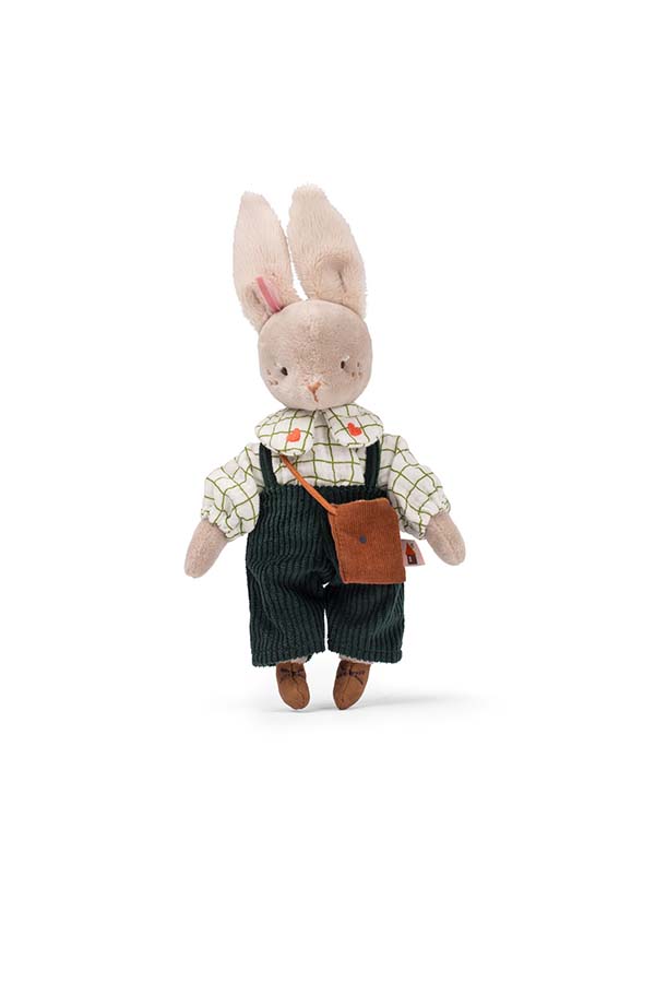 El conejo Minouchkas de Moulin Roty es un personaje suave y entrañable. Perfecto para acompañar a los más pequeños en su día a día, está vestido con una bolsa cruzada, camisa colorida y peto de pana. Su diseño elegante y único lo convierte en un regalo especial y atemporal.