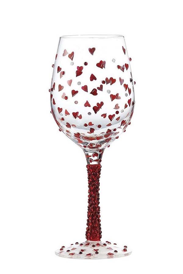 La copa "Hearts Aflutter" de Lolita combina delicados corazones en rojo con detalles texturizados en el tallo. Un diseño romántico y elegante, ideal para celebraciones especiales y momentos llenos de amor.