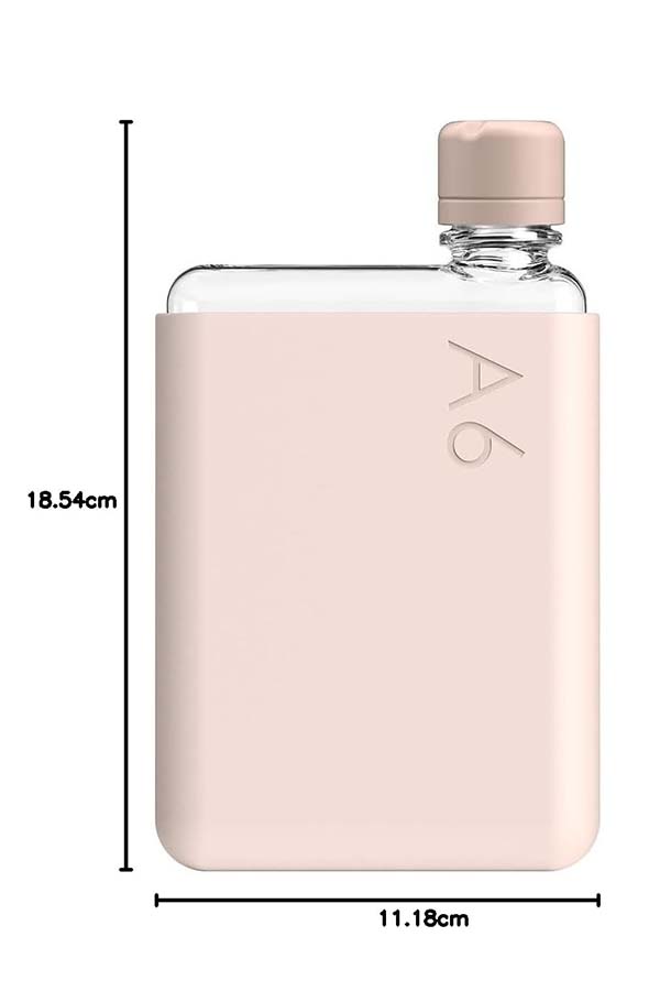 Inspirada en tonos naturales, la Memobottle A6 en coral con funda de silicona ofrece un diseño sofisticado y funcional. Perfecta para el día a día con su capacidad de 375 ml. ofrece las medidas