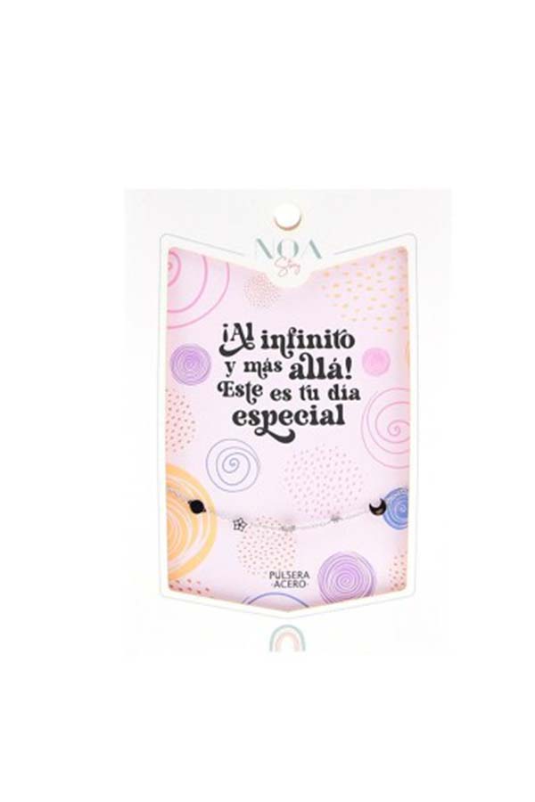 Celebra un día inolvidable con esta pulsera de acero adornada con charms de estrellas, luna y planeta. Ideal para regalar en cumpleaños u ocasiones únicas. ¡Un mensaje que llega al corazón!