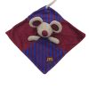 Dou Dou de peluche con diseño azulgrana y el escudo oficial del Barça. Un regalo adorable y suave para bebés culés desde sus primeros días.