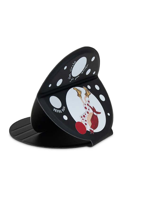 Práctico y resistente, con sistema plegable que facilita su uso en cualquier lugar. Perfecto para llevar siempre contigo.