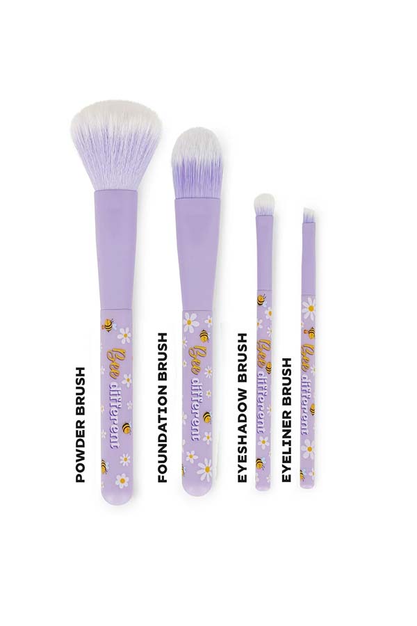 Incluye brochas para polvos, base, sombras y eyeliner, cubriendo todas las necesidades para un maquillaje completo.
