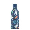 Botella reutilizable infantil con estampado espacial de astronautas, planetas y estrellas. Fabricada en acero inoxidable con aislamiento térmico de larga duración.
